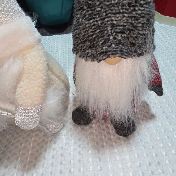 CHRISTMAS PLUSH SET OF 2 CHRISTMAS GMOMES SHELF SITTERS STUFFED - Picture 2 of 6